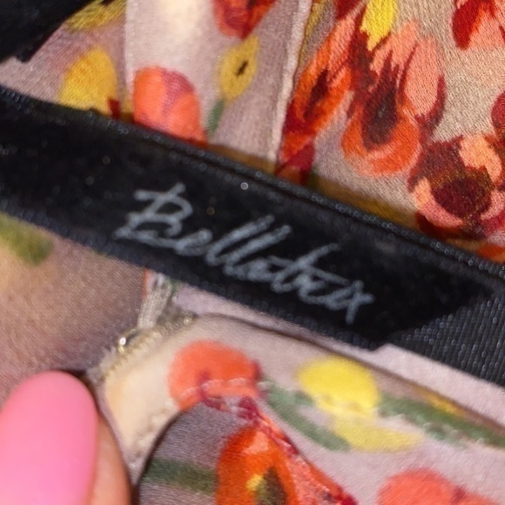 UEC Bellatrix silk floral flowy blouse small - Picture 10 of 13